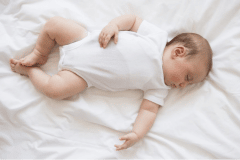 Sự phát triển của trẻ 3 tháng tuổi: Những điều có thể mẹ chưa biết