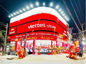 Viettel Store với hệ thống hơn 300 cửa hàng trải dài khắp cả nước